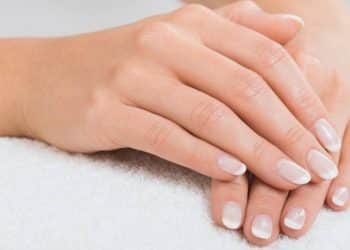 macchie bianche sulle mani
