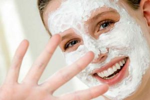 maschera viso punti neri