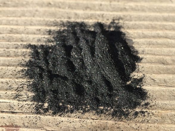 carbone vegetale maschera punti neri