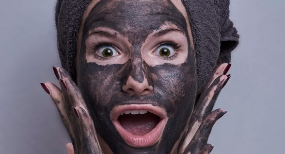 maschera argilla nera