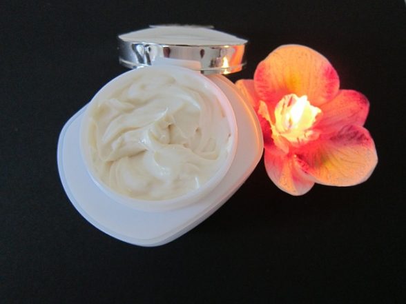 come applicare crema antimacchie