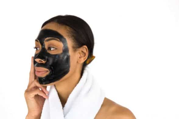 maschera nera anti punti neri