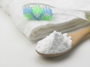 Sbianca denti con bicarbonato
